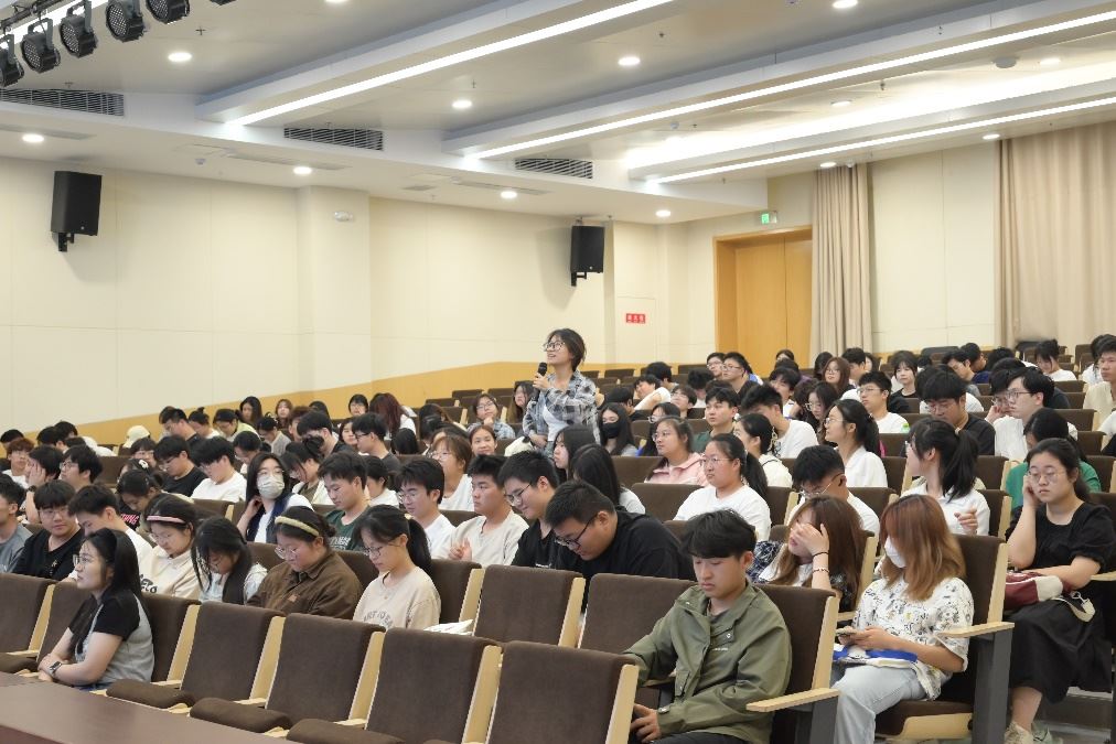 20240521去中心化博彩 赌场网站彩票 徽商期货“防风险、守诚信”投教活动走进安医大临床医学院1+江振晴